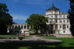 Ploskovice castle